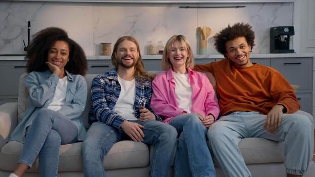 Doce series para zapping: del apocalipsis exprés a la familia que se muda con burros