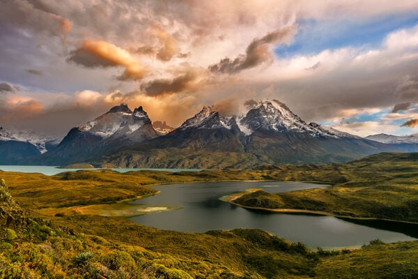 Dos postales argentinas en una selección mundial: tango en Buenos Aires y montañas en Bariloche