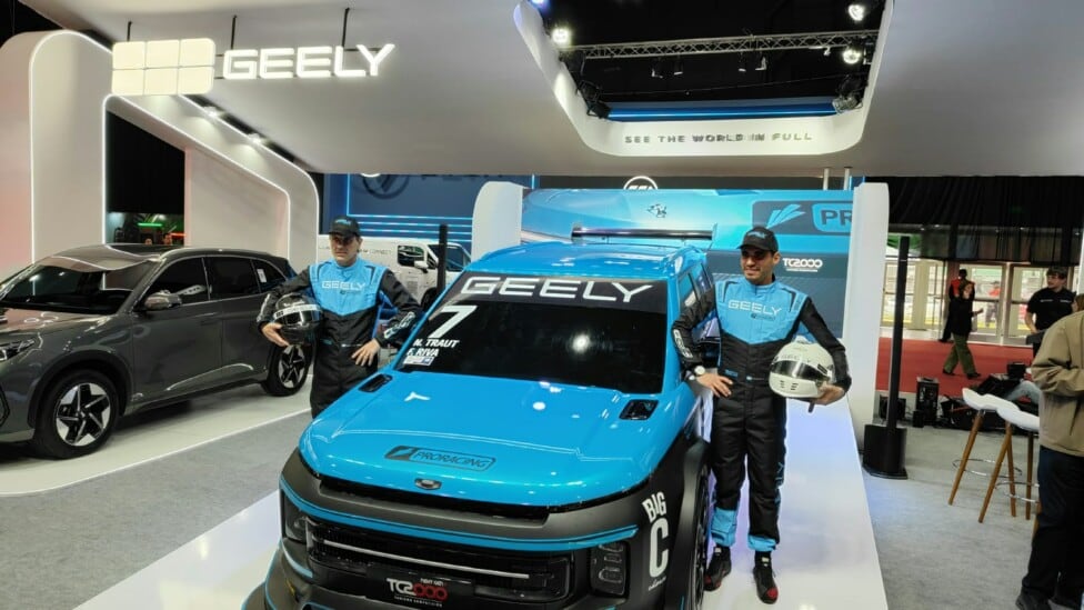Geely rompe el molde: una marca china se sube al TC2000 con Traut y Riva como bandera