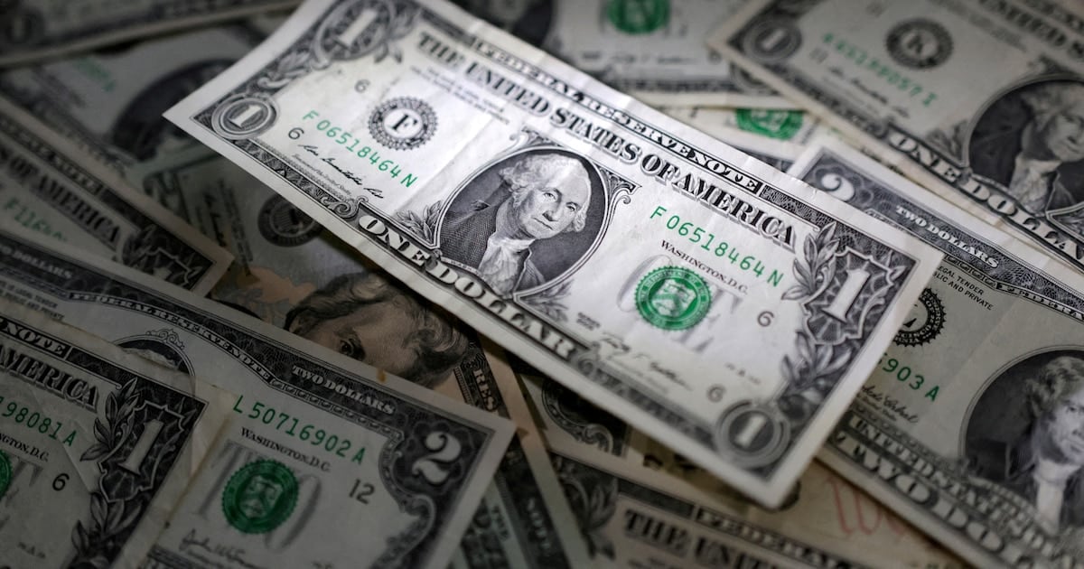 El billete en Banco Nación cedió cinco pesos en cinco ruedas y quedó en $1.540, mientras el blue se mantuvo firme