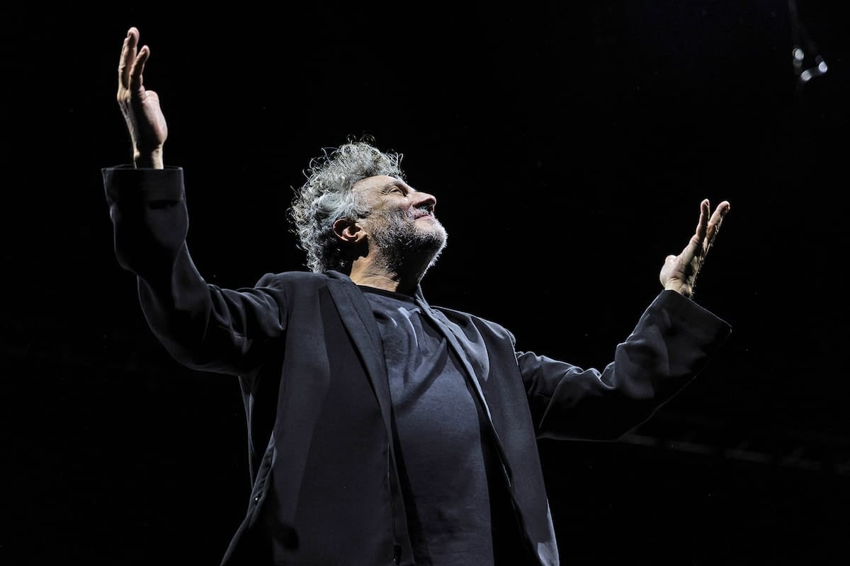 Fito Páez se plantó en el escenario y le cantó las cuarenta a la seguridad de Mar del Plata