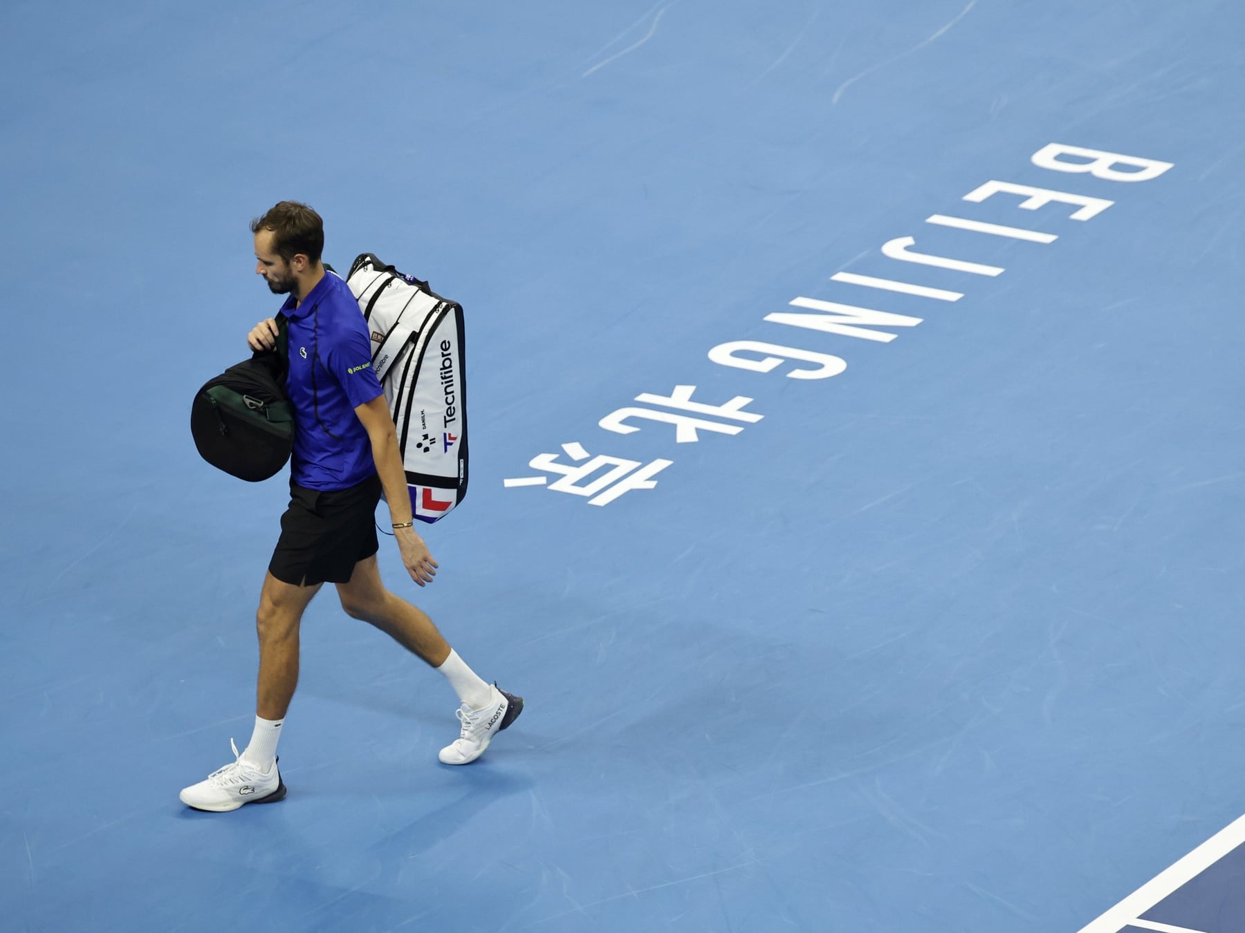 La final de Djokovic llegó por un golpe que se fue de manos: Medvedev quedó fuera en Beijing