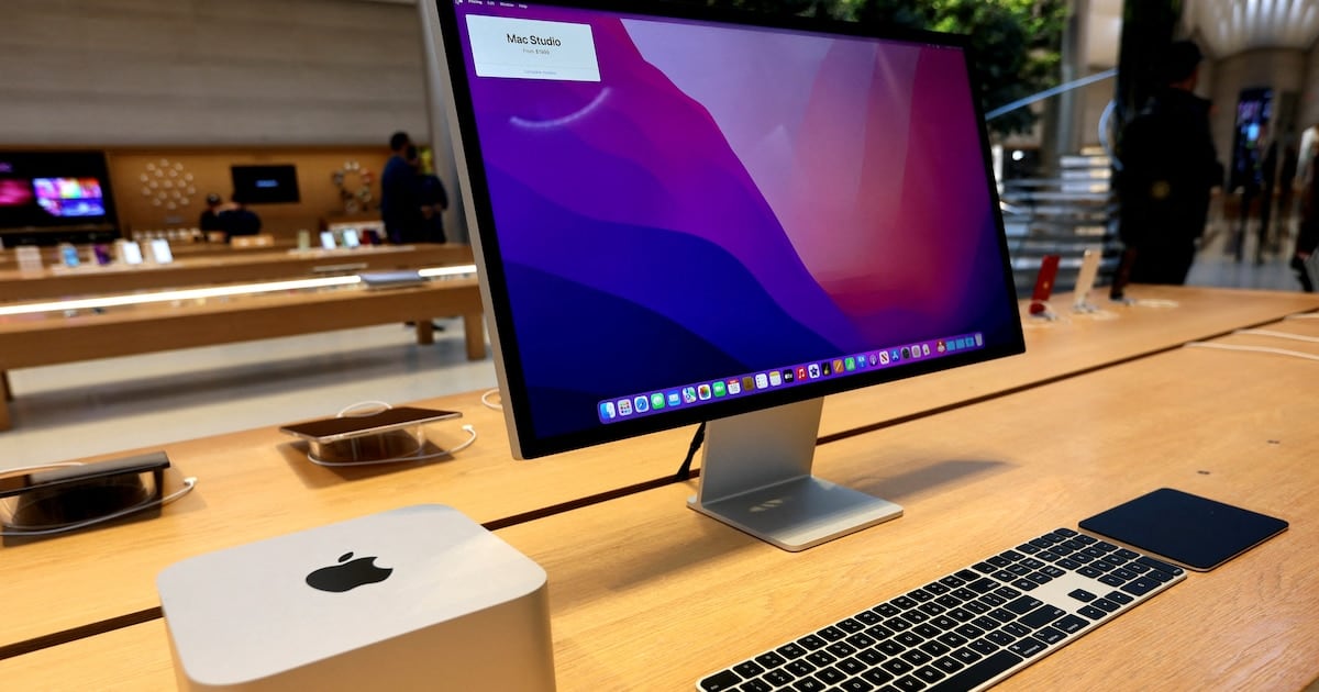 RemoveMacAI: el botón nuclear para sacarse a Apple Intelligence de encima y recuperar 12 GB