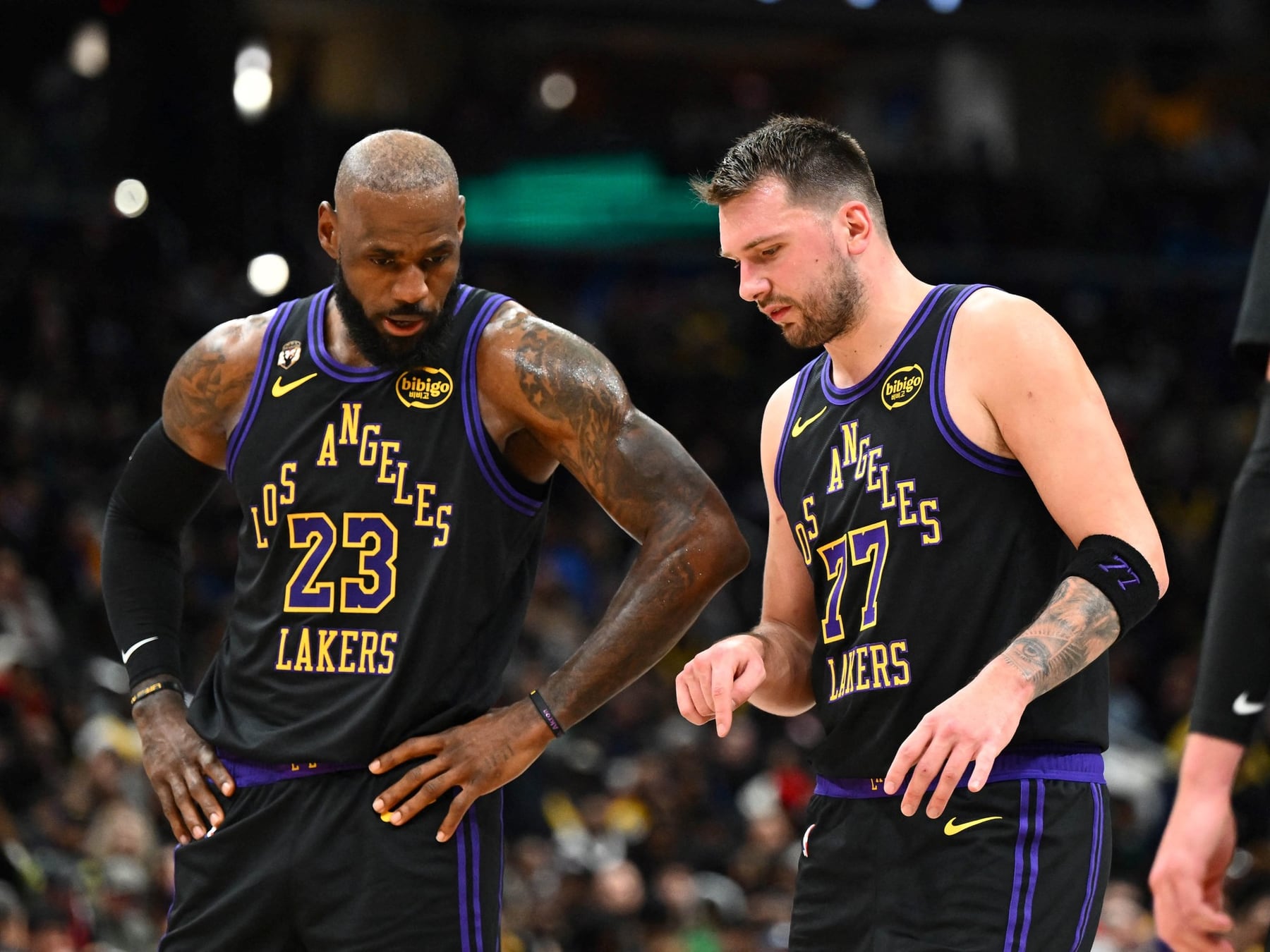 Doncic apareció en modo pretemporada y los Lakers le pasaron por encima al Jazz en el debut de Redick