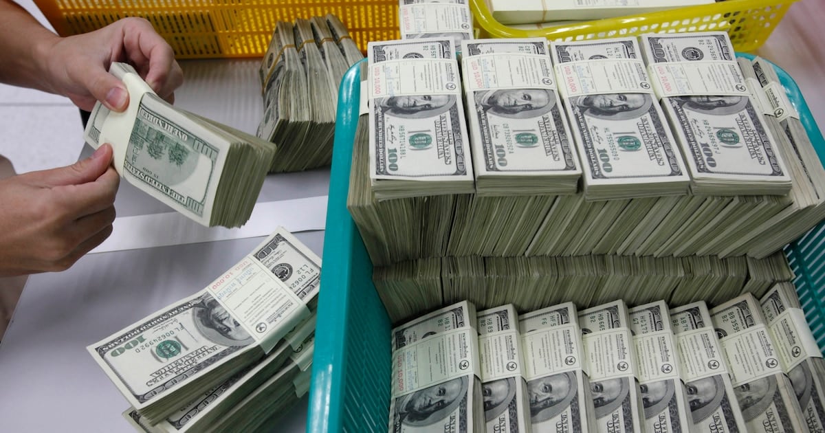 El dólar se mantiene en $1.540 en el Banco Nación por sexta jornada y el blue se alinea con ese precio