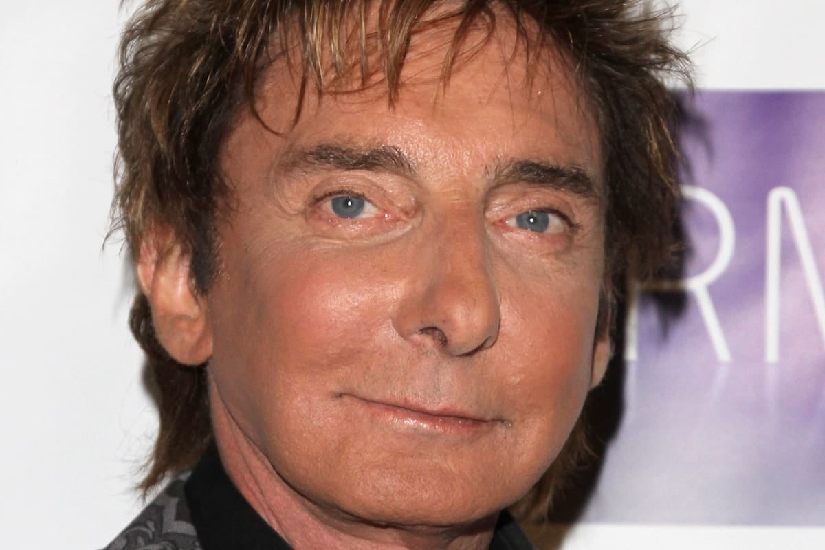 Barry Manilow, el eterno enamorado que no pudo con una bronquitis (y algo más)