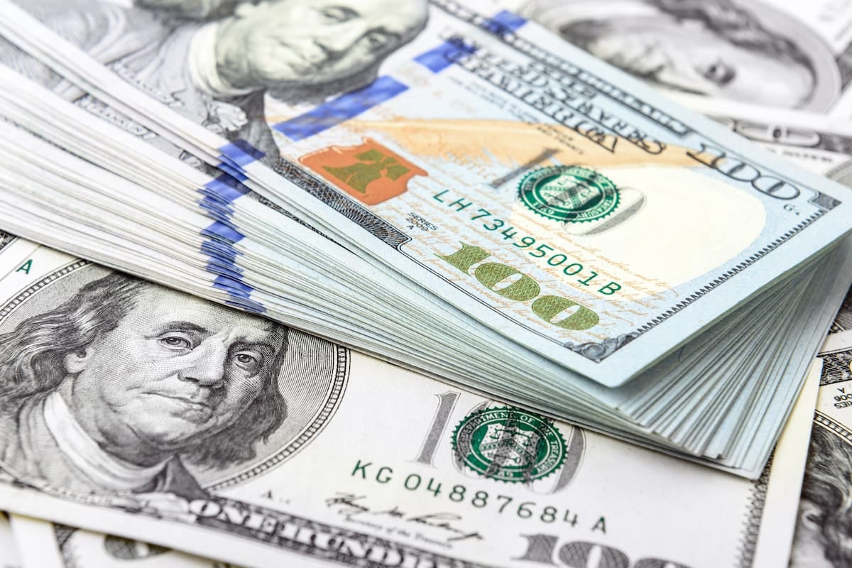 El tipo de cambio oficial abre el martes en niveles del cierre previo y la inflación porteña de septiembre cerró en 1,8%