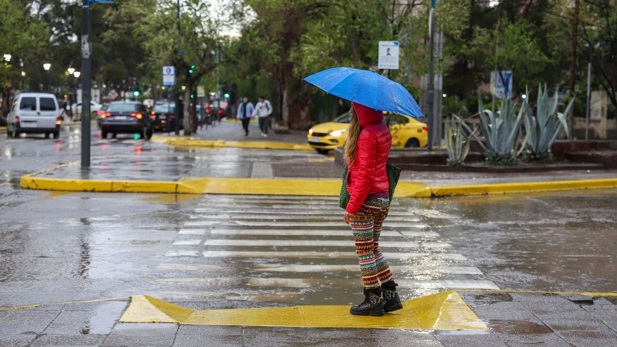 Neuquén bajo el agua y el granizo: seis departamentos en alerta naranja y una jornada para no subestimar al cielo