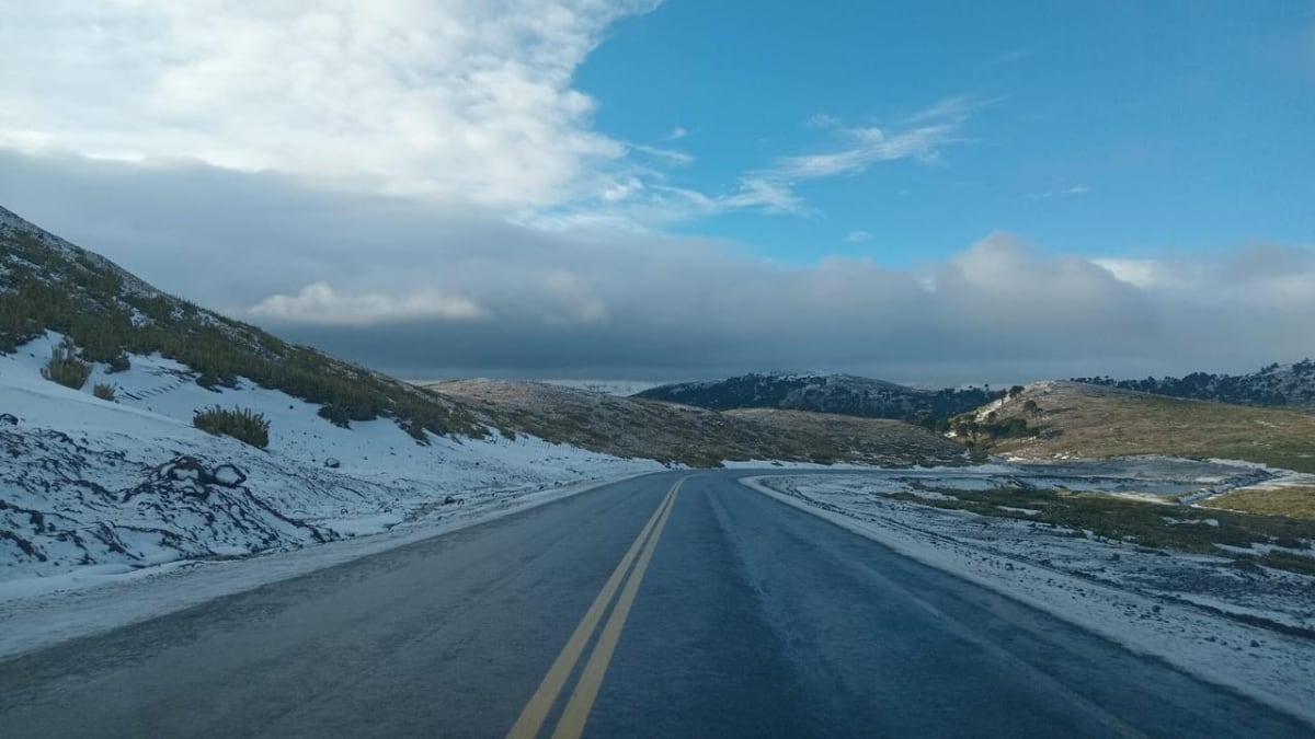Cadenas, hielo y paciencia: la receta para cruzar a Chile por Neuquén este lunes