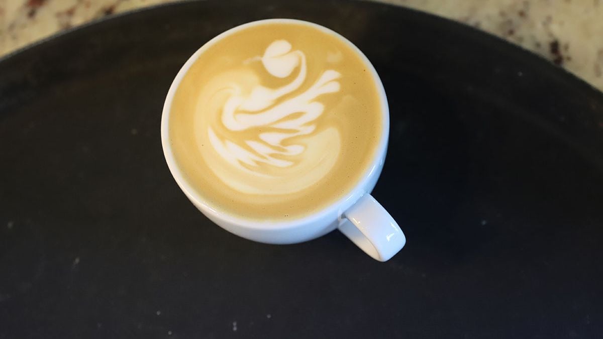 Un café con deslactosada que salió más caro de lo esperado: el detrás de escena del recargo y qué dice la ley
