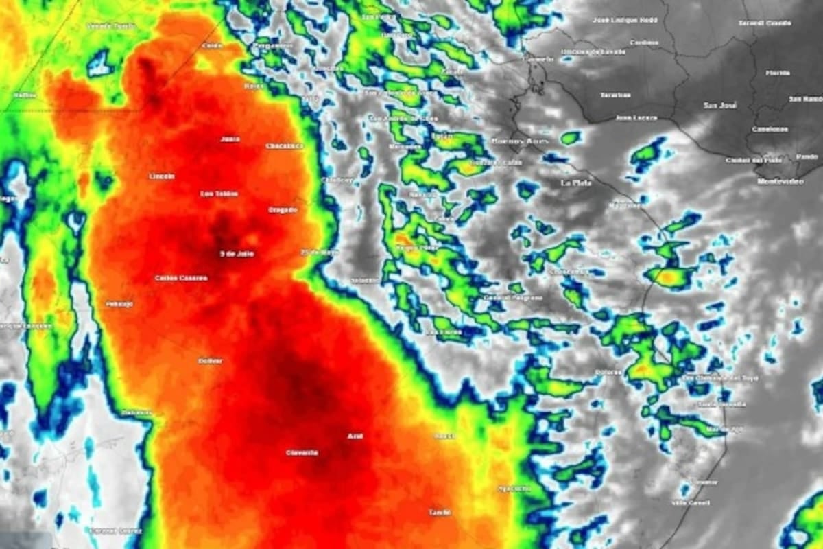 Un bloqueo atmosférico sostiene la cobertura nubosa sobre el AMBA y aleja al sol por varios días