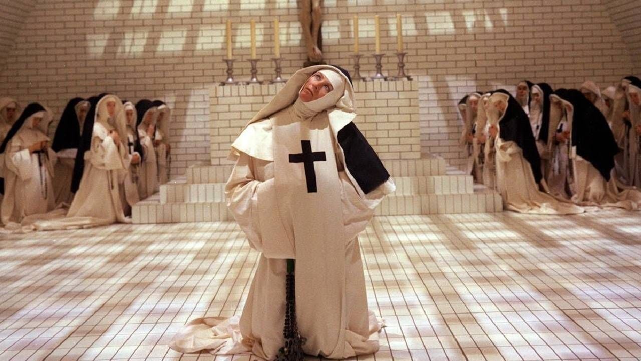 Cortes, posesiones y un director con el corazón roto: "Los demonios" vuelve completa