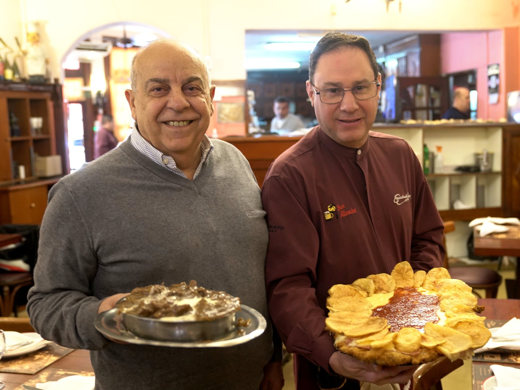 Mil milanesas por mes y 118 años de historia: el bodegón de Villa Devoto que se niega a ser cadena
