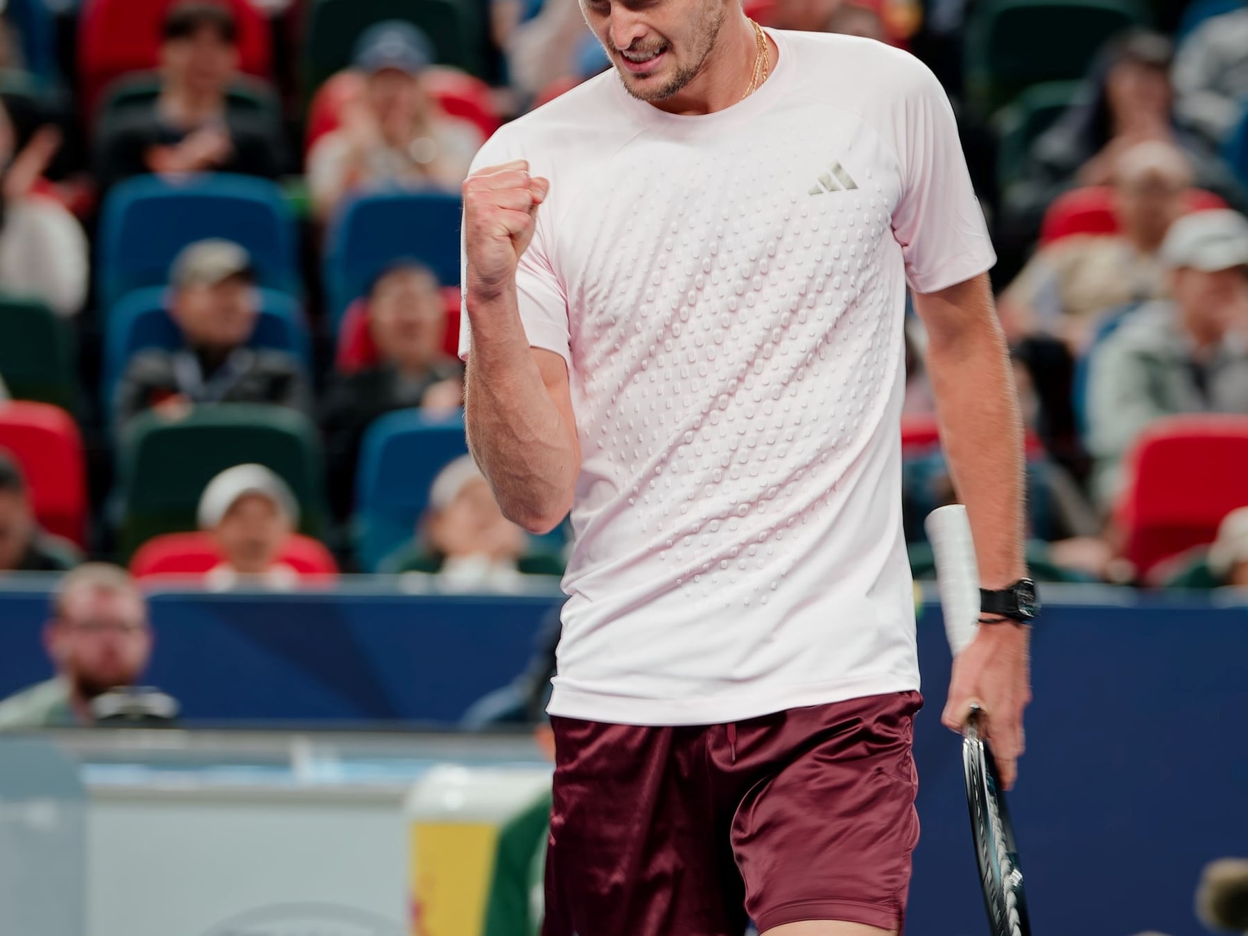 Zverev barrió a De Miñaur en Shanghái y va por Davidovich Fokina en semis