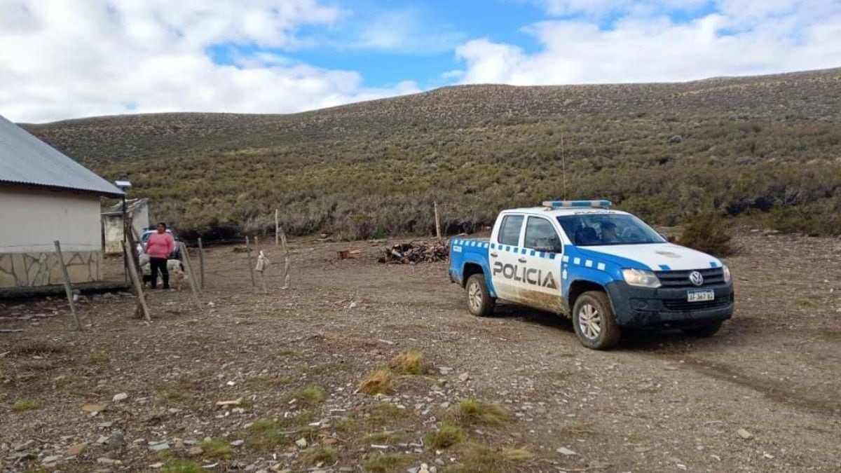 Rescatan a una mujer y sus tres hijos tras una semana aislados por las lluvias en la meseta neuquina