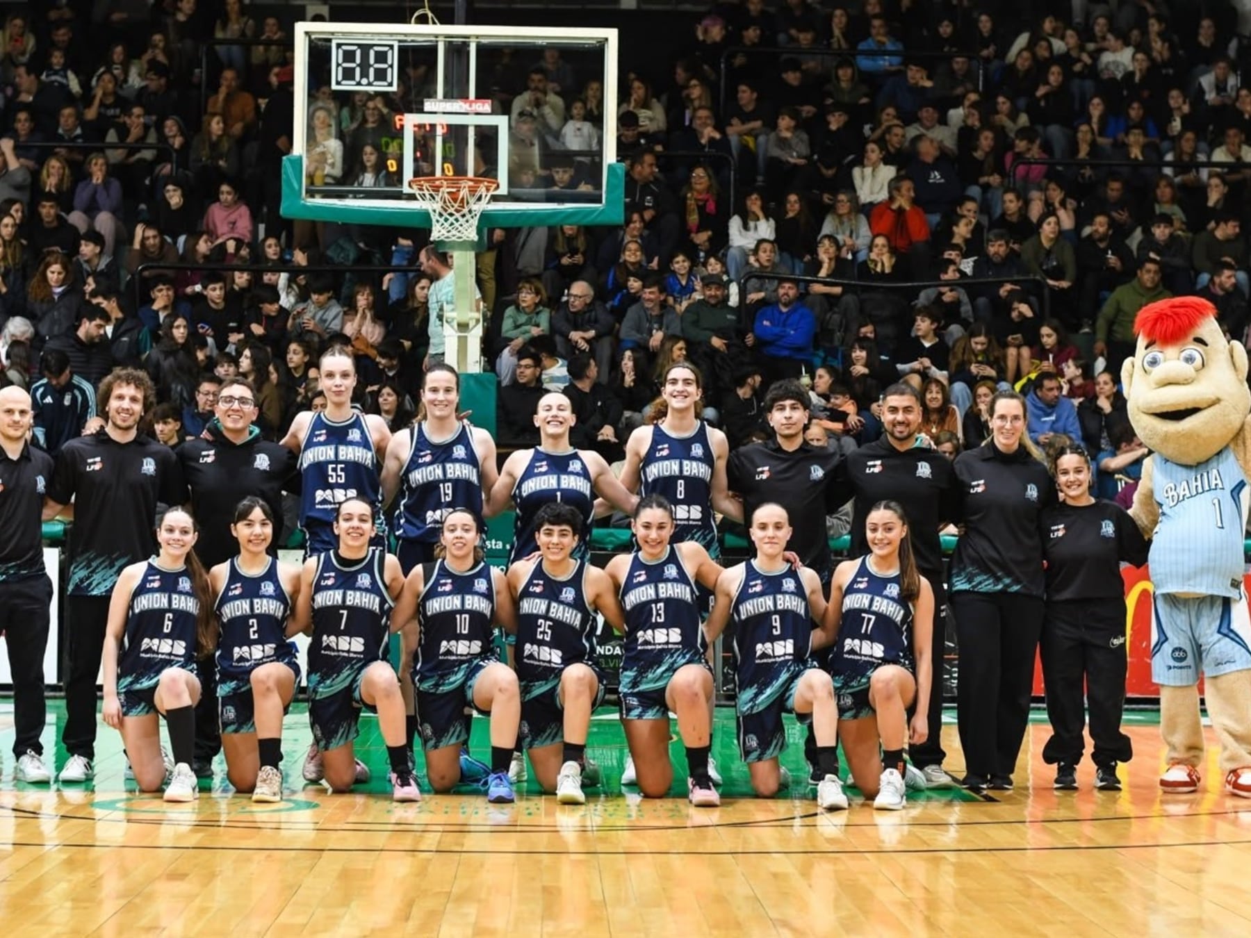 Bahía Blanca, la ciudad que nunca dejó de latir con el básquet, vuelve a la primera línea con sus mujeres