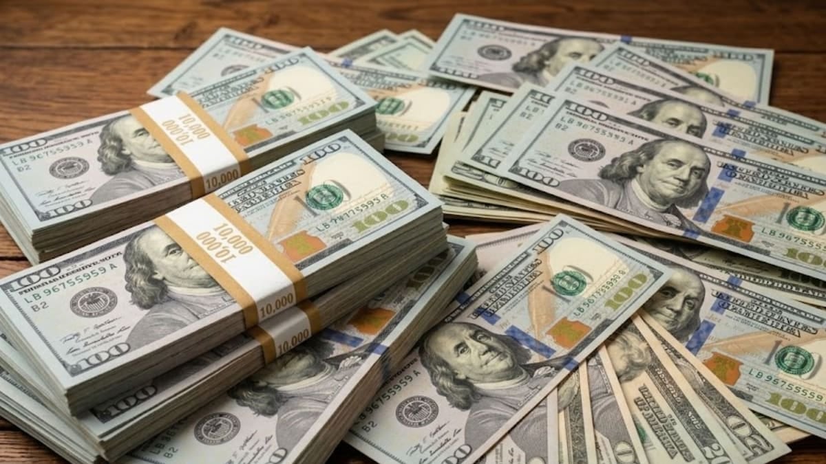 El arranque de la semana dejó al oficial y al blue separados por veinte pesos y al dólar tarjeta cerca de los dos mil