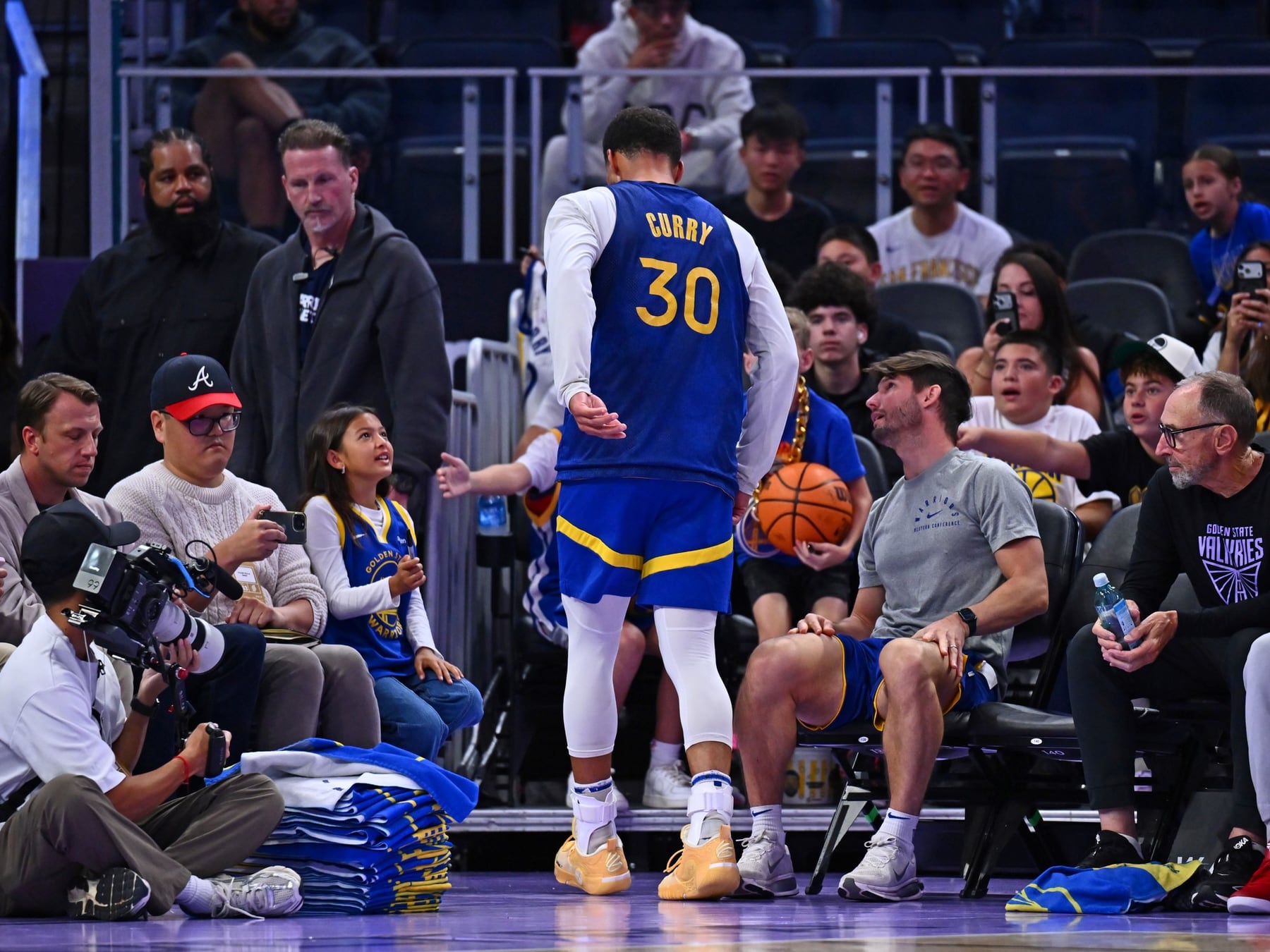 Curry apostó por quedarse en Golden State y el tobillo le respondió en el peor momento