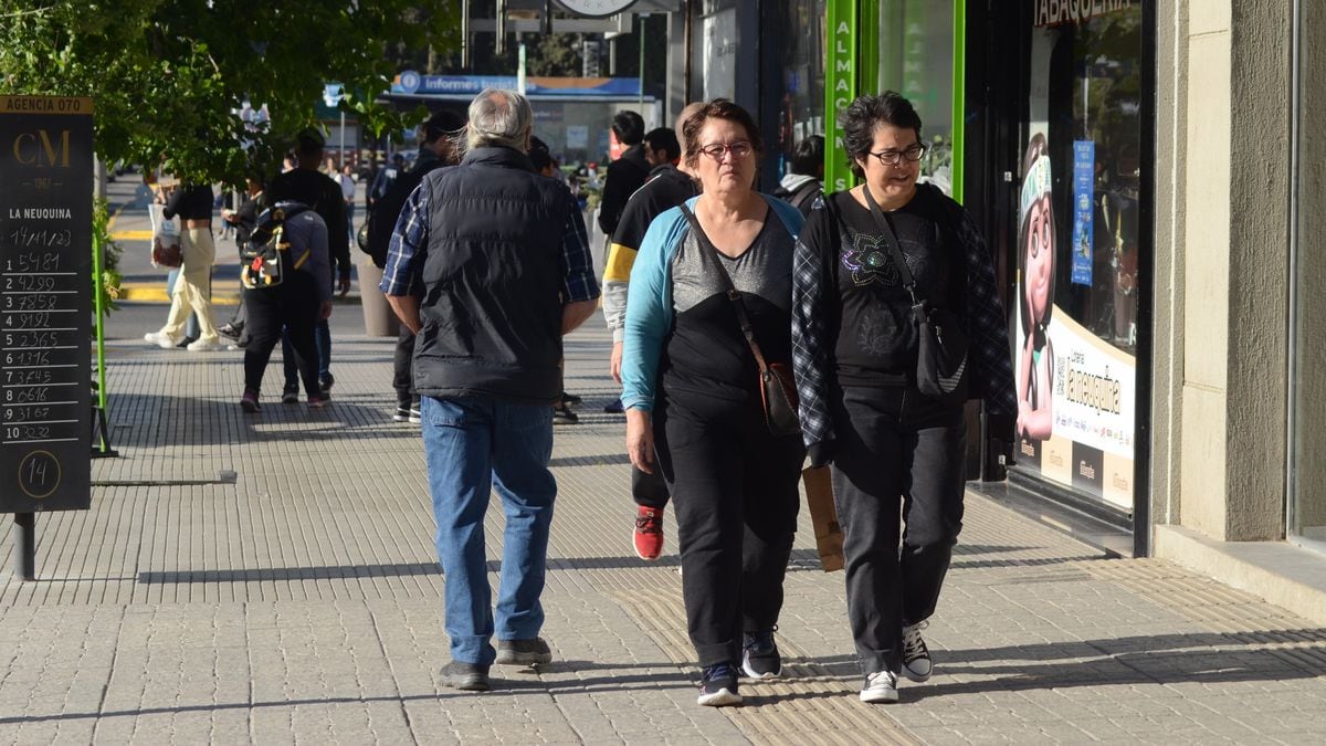 Día de la Madre en Neuquén: el ticket trepó a 75.000 pesos y las unidades vendidas cayeron por tercer año seguido