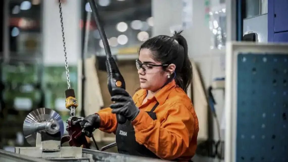 El EMAE dejó a agosto casi en el mismo lugar de julio y la industria volvió a ser el lastre